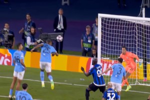  国米锋线集体哑火，劳塔罗错失单刀成转折点  