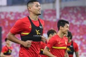  三球24+12黄蜂终结骑士连胜  