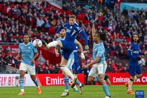  西汉姆联铁血防守制胜零封劲旅收获胜利