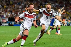  伯恩利补时绝杀谢菲联，保级大战白热化