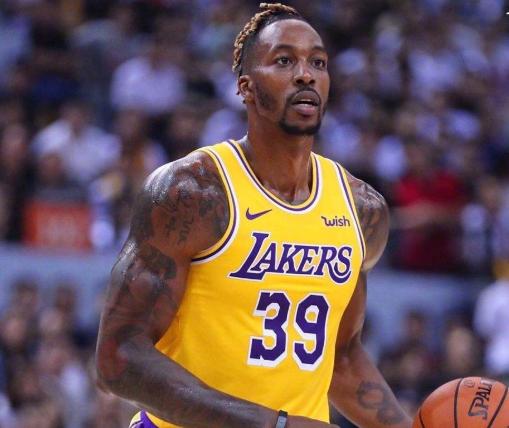  詹姆斯轰下赛季第十分三双，湖人险胜开拓者迎五连胜