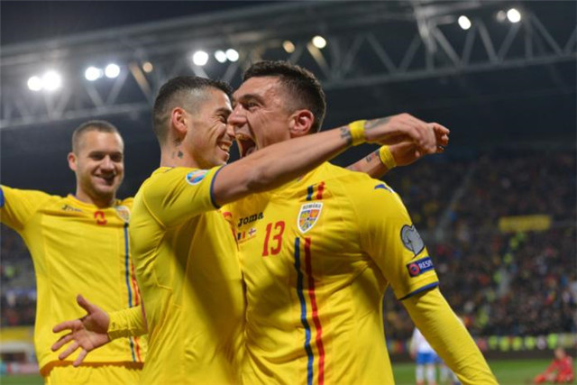  法兰克福防守反击战术奏效力克劲敌