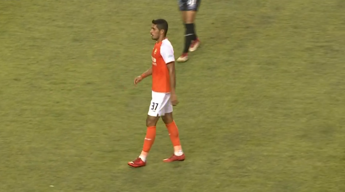  狼堡后卫送礼拜仁抓住机会扩大优势